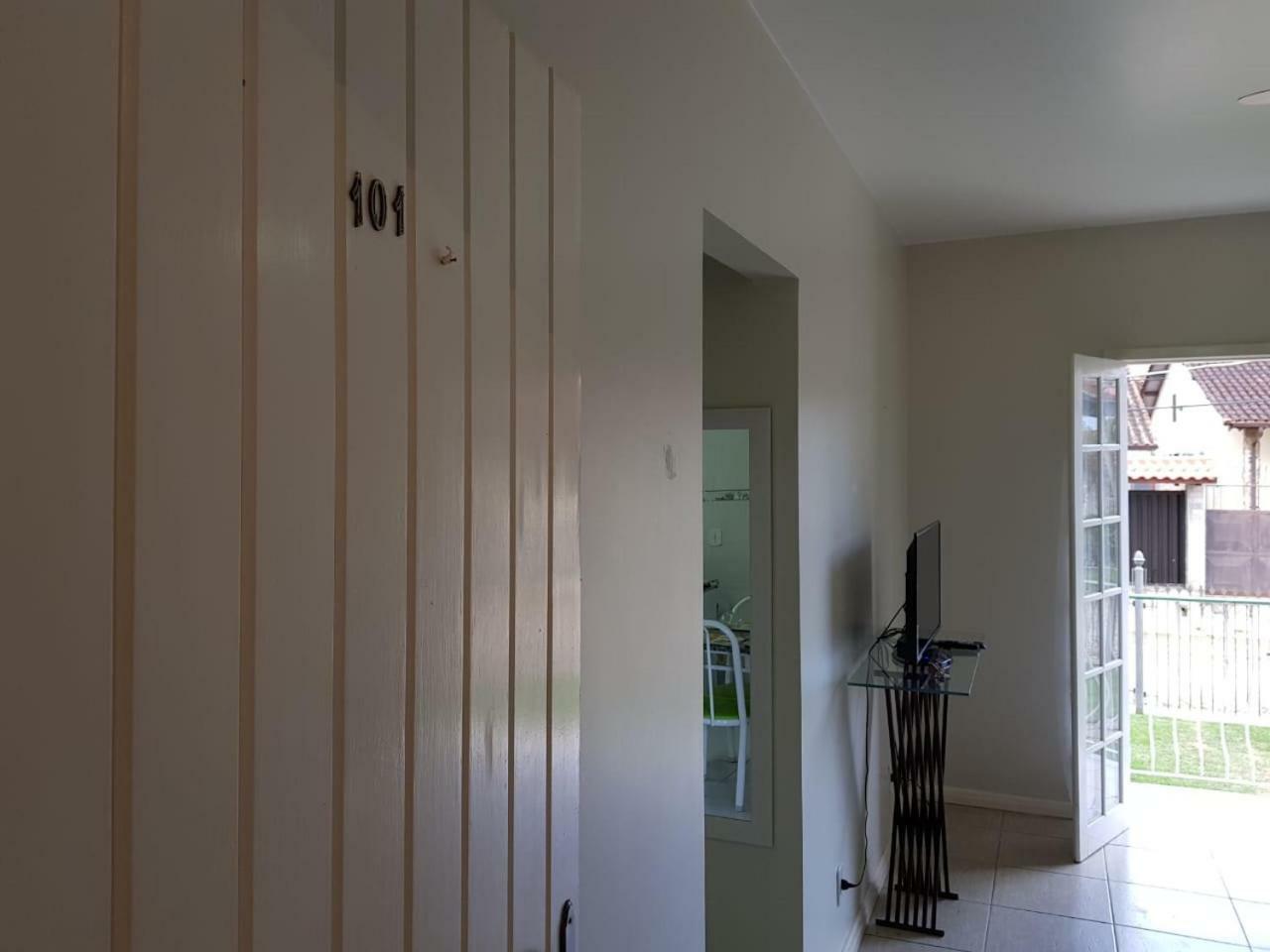 Folhas Secas Conservatoria